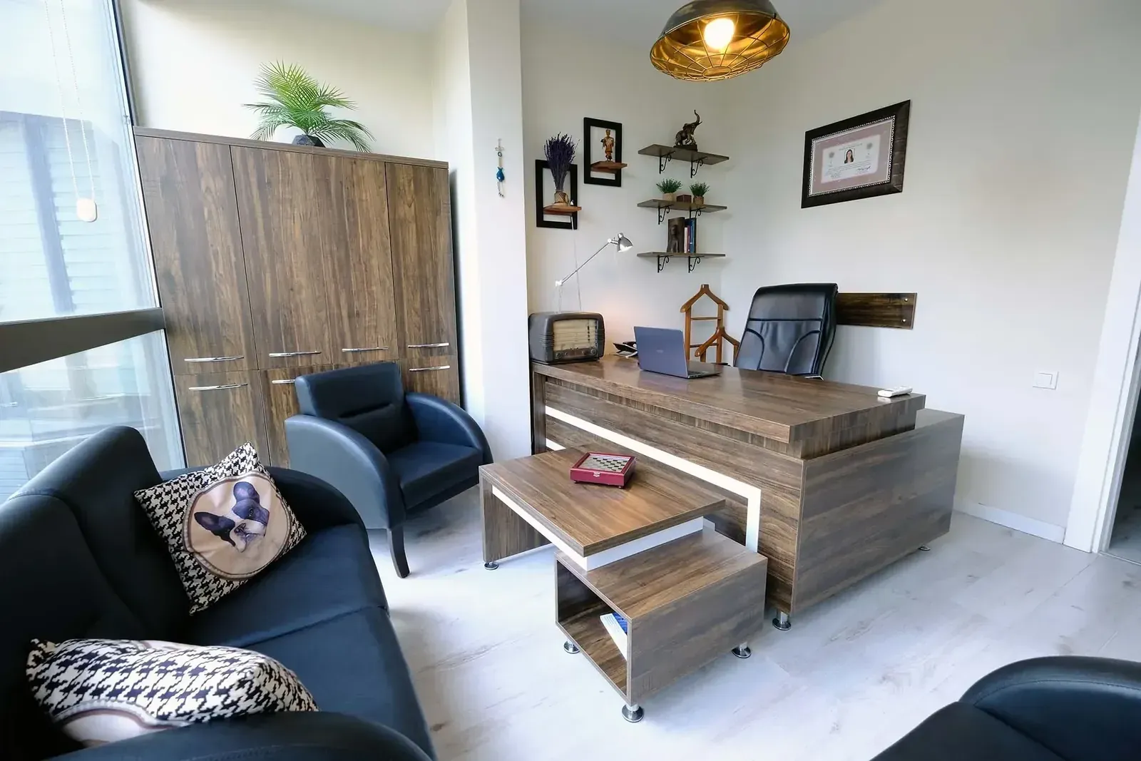 İZMİR BAYRAKLI’DA  SATILIK FULL EŞYALI OFİS