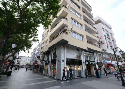 KUŞADASI MERKEZDE SATILIK OFİS KATI